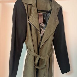 Green and Black Trench Coat with Wide Lapel and Contrasting Sleeves